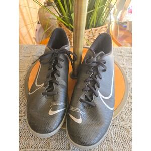 NIKE - Mercurial Vapor 14 Academy Indoor Soccer Shoes Black - Men's - Size 9.5